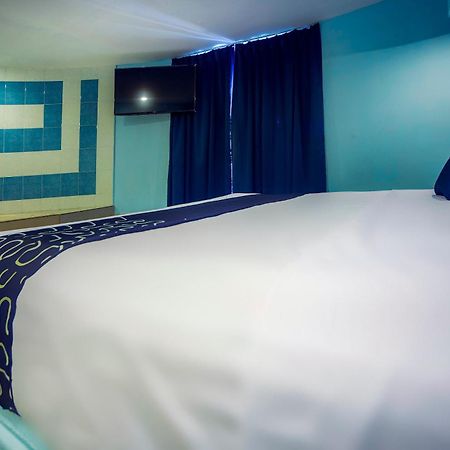Capital O Hotel Diro, Монтеррей Экстерьер фото