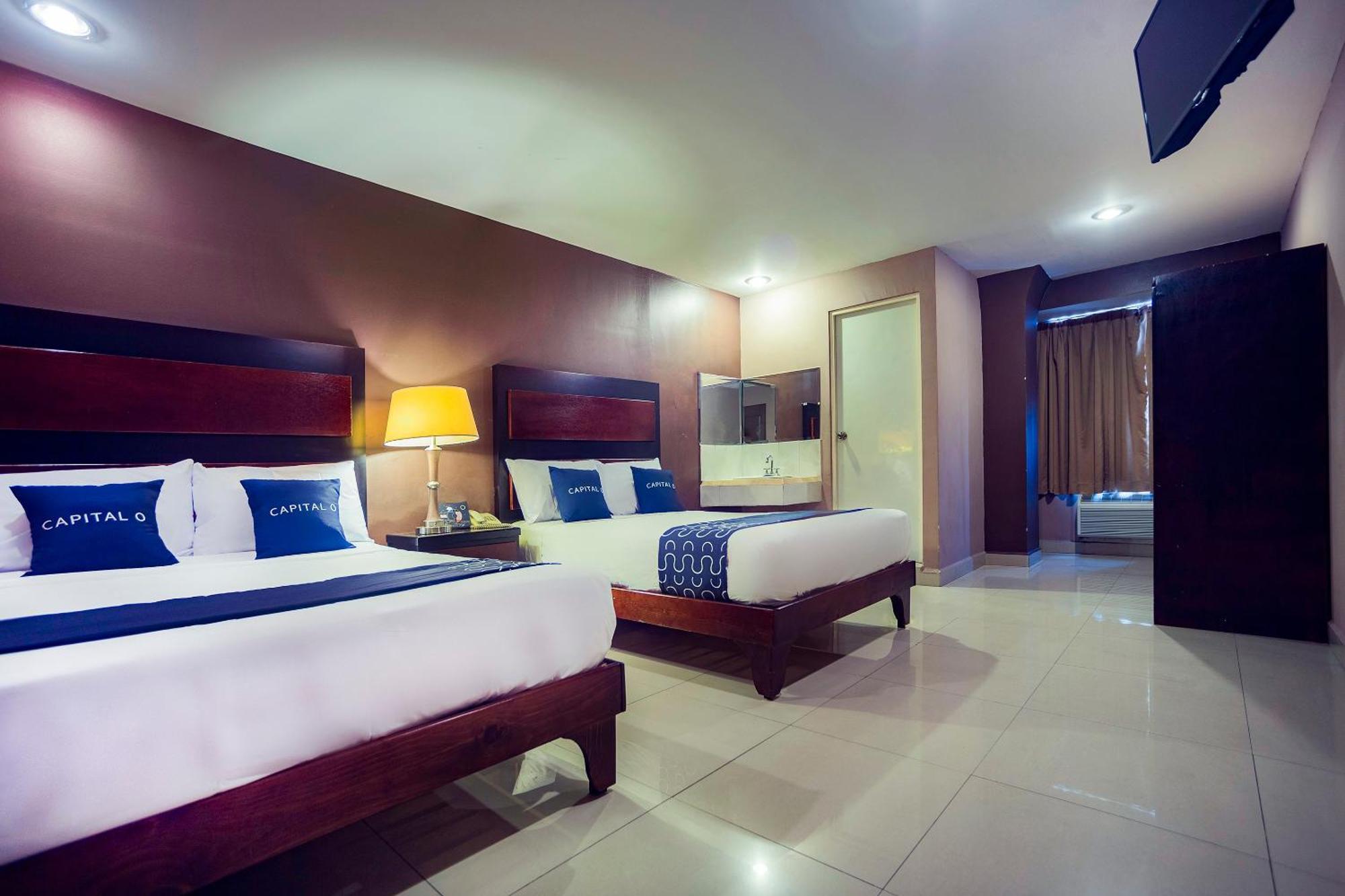 Capital O Hotel Diro, Монтеррей Экстерьер фото
