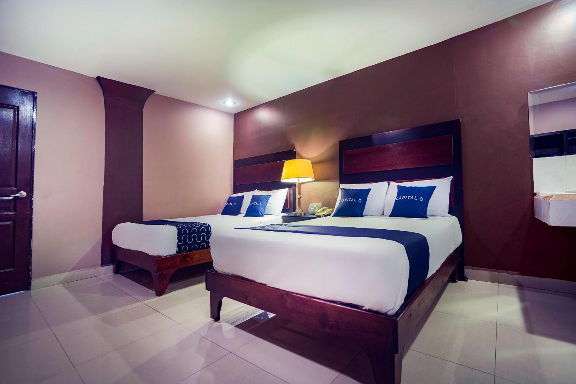 Capital O Hotel Diro, Монтеррей Экстерьер фото
