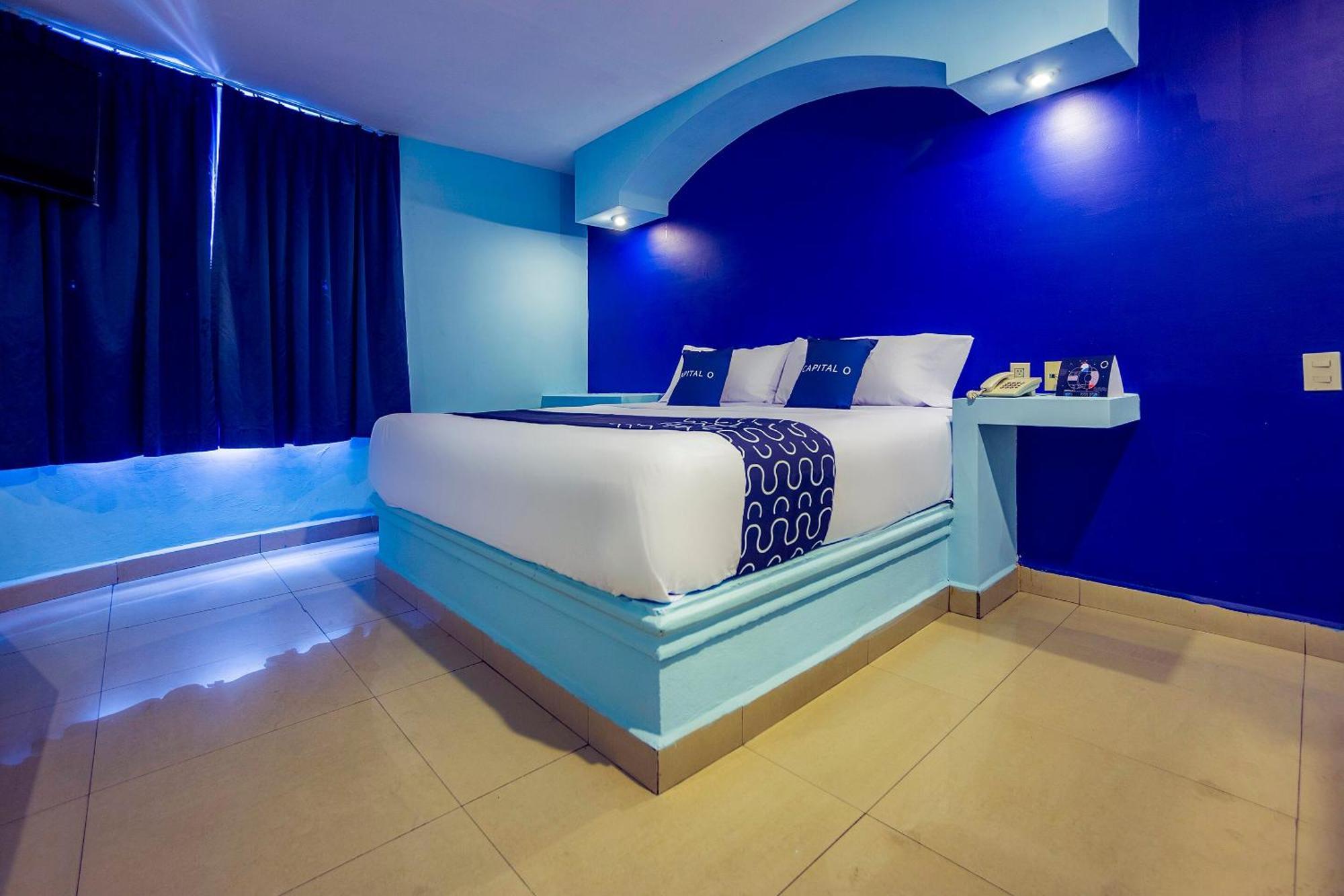 Capital O Hotel Diro, Монтеррей Экстерьер фото