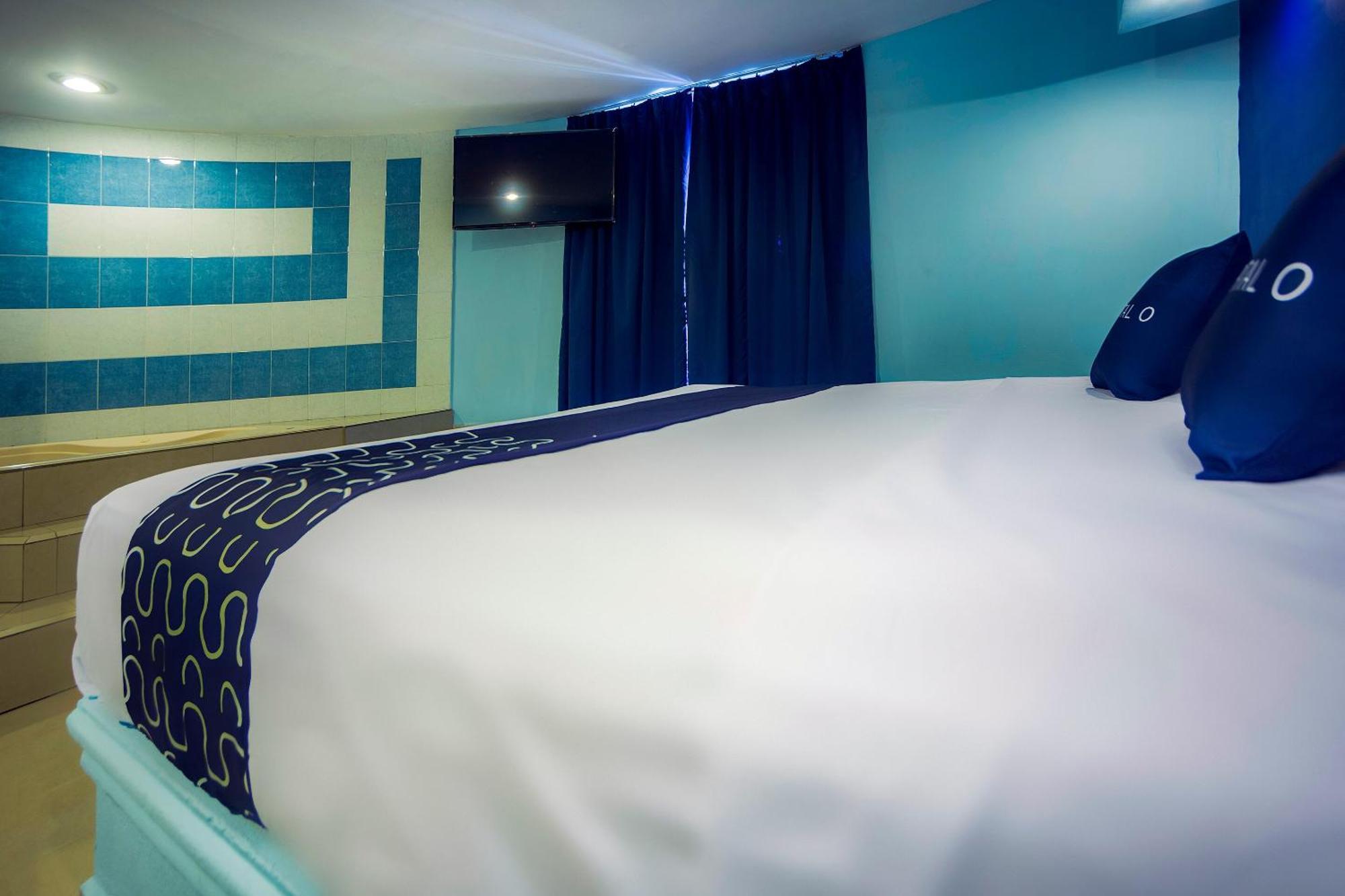 Capital O Hotel Diro, Монтеррей Экстерьер фото