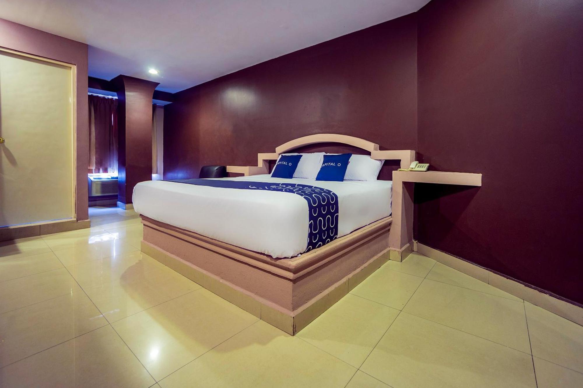 Capital O Hotel Diro, Монтеррей Экстерьер фото